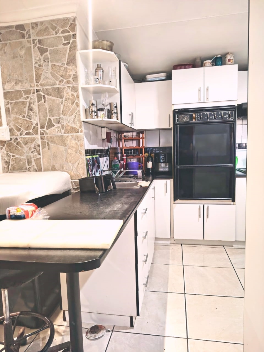 3 Bedroom Property for Sale in Sercor Park Western Cape